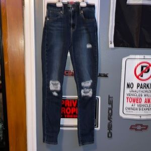 Levi skinny jeans
